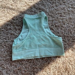 Teal arie, sports bra/ crop top.